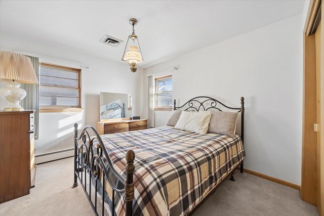 942 Sherwood Road, La Grange Park, IL 60526