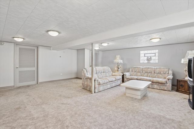 942 Sherwood Road, La Grange Park, IL 60526