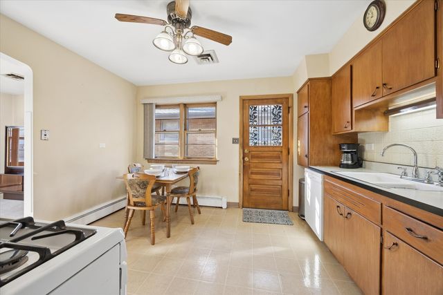 942 Sherwood Road, La Grange Park, IL 60526