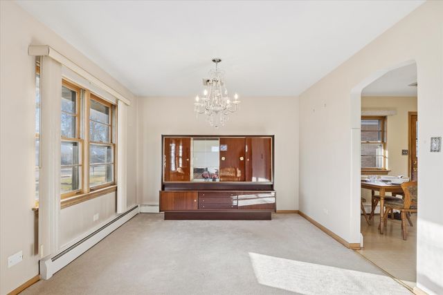 942 Sherwood Road, La Grange Park, IL 60526