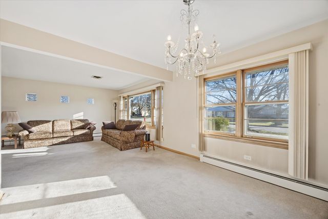 942 Sherwood Road, La Grange Park, IL 60526