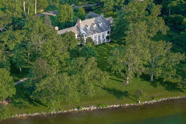 W3150 S Lakeshore DRIVE, Lake Geneva, WI 53147