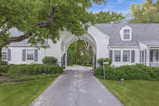W3150 S Lakeshore DRIVE, Lake Geneva, WI 53147