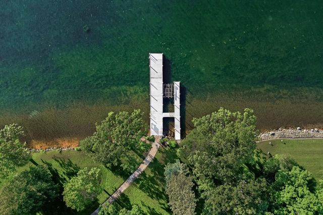 W3150 S Lakeshore DRIVE, Lake Geneva, WI 53147