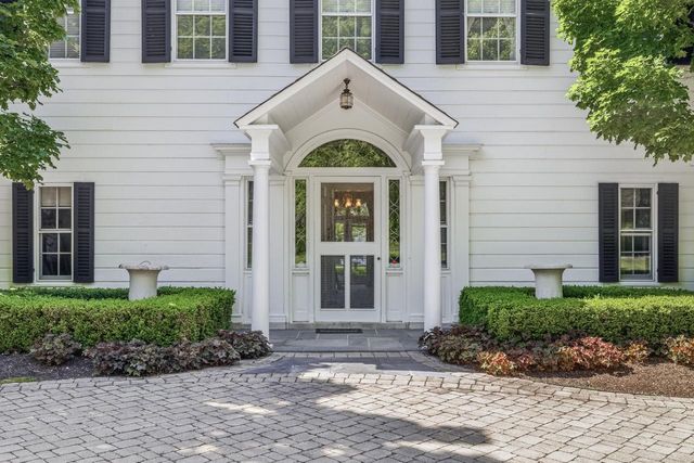 W3150 S Lakeshore DRIVE, Lake Geneva, WI 53147