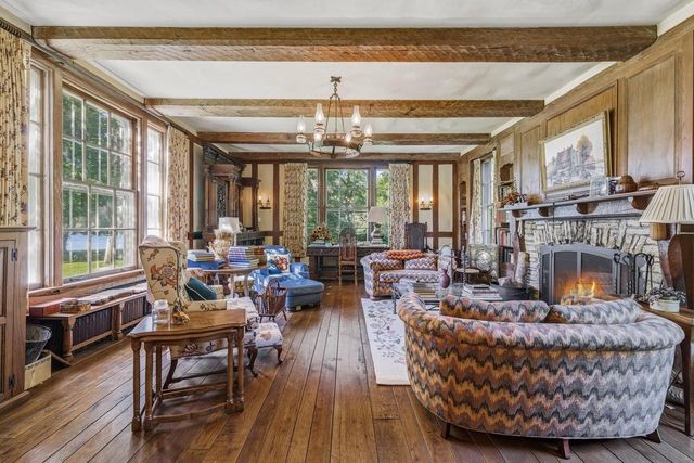 W3150 S Lakeshore DRIVE, Lake Geneva, WI 53147