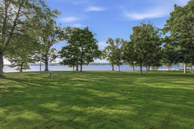W3150 S Lakeshore DRIVE, Lake Geneva, WI 53147