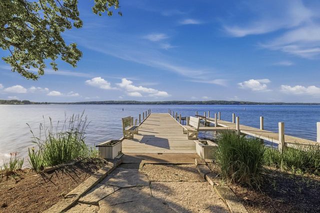 W3150 S Lakeshore DRIVE, Lake Geneva, WI 53147