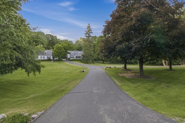 W3150 S Lakeshore DRIVE, Lake Geneva, WI 53147