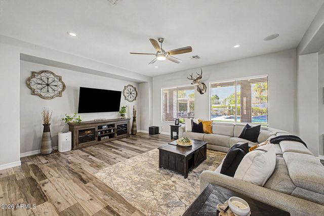 14284 W BECKER Lane, Surprise, AZ 85379