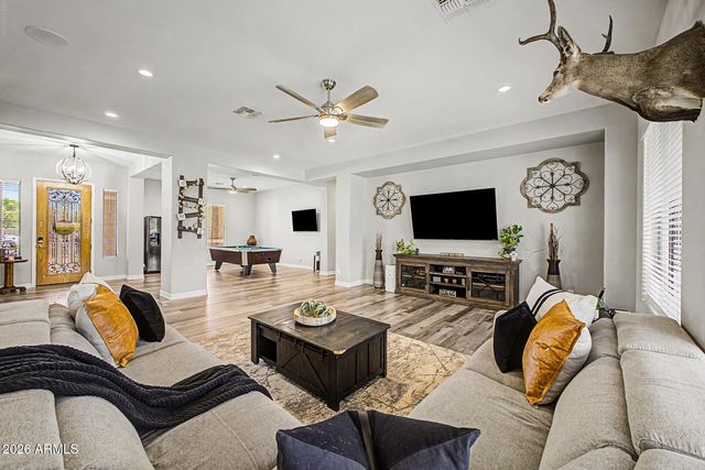14284 W BECKER Lane, Surprise, AZ 85379