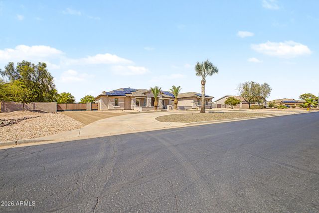 14284 W BECKER Lane, Surprise, AZ 85379