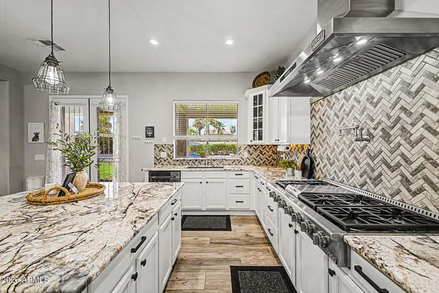 14284 W BECKER Lane, Surprise, AZ 85379