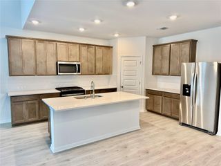 208 Coopers Hawk Crest, Cedar Creek, TX 78612