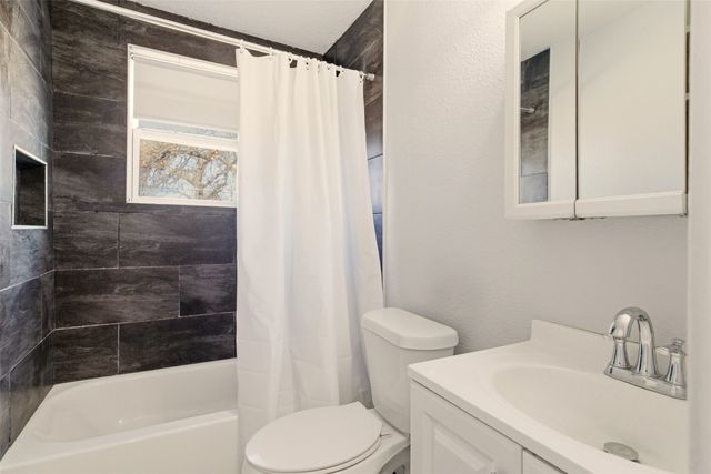 2115 Roanoke Avenue, Dallas, TX 75235