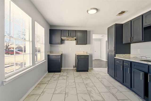 2115 Roanoke Avenue, Dallas, TX 75235