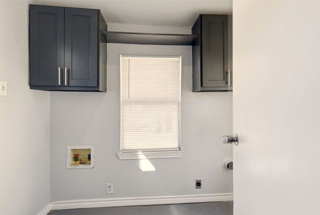 2115 Roanoke Avenue, Dallas, TX 75235