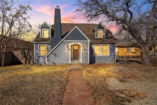 2115 Roanoke Avenue, Dallas, TX 75235