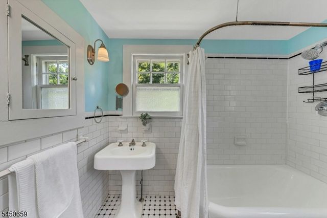 148 Essex Ave, Glen Ridge Boro Twp., NJ 07028