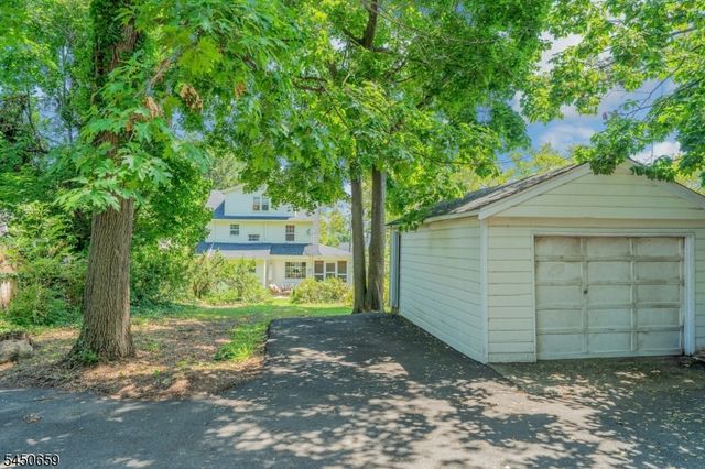 148 Essex Ave, Glen Ridge Boro Twp., NJ 07028