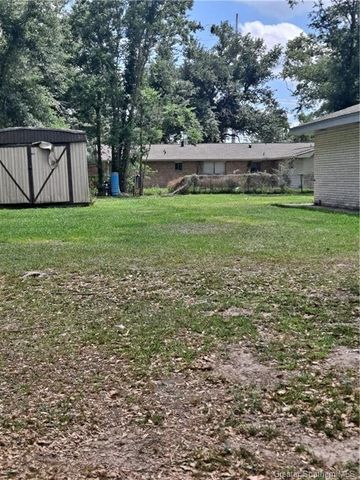 Oak Cliff Street, Lake Charles, LA 70607