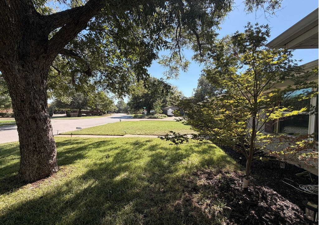 721 Hurstview Drive, Hurst, TX 76053 — photo 2