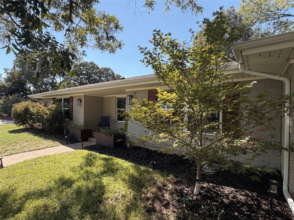 721 Hurstview Drive, Hurst, TX 76053 — photo 4