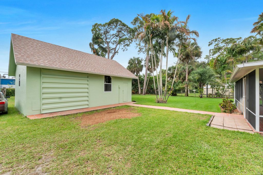 Image 11 of property listing at 6863 Imperial Drive, West Palm Beach, FL 33411