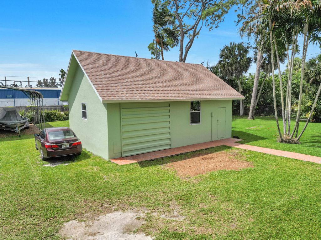 Image 17 of property listing at 6863 Imperial Drive, West Palm Beach, FL 33411