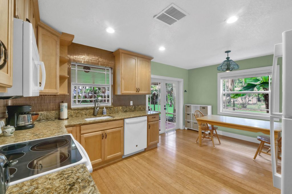 Image 22 of property listing at 6863 Imperial Drive, West Palm Beach, FL 33411