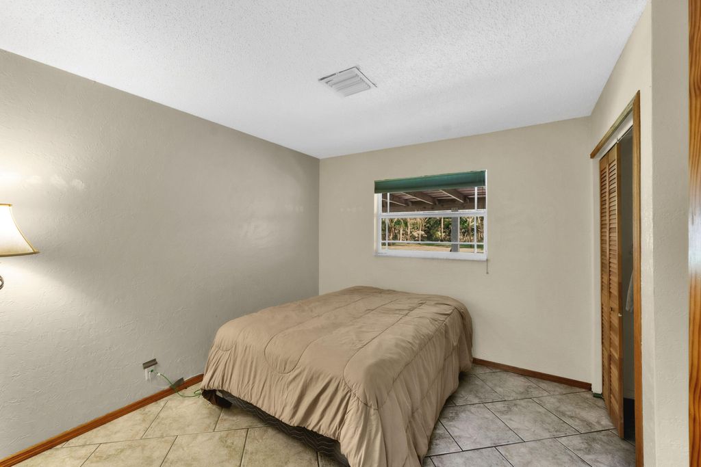 Image 26 of property listing at 6863 Imperial Drive, West Palm Beach, FL 33411