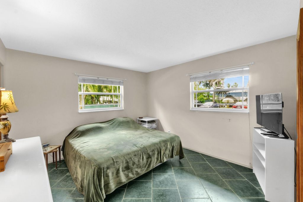 Image 28 of property listing at 6863 Imperial Drive, West Palm Beach, FL 33411