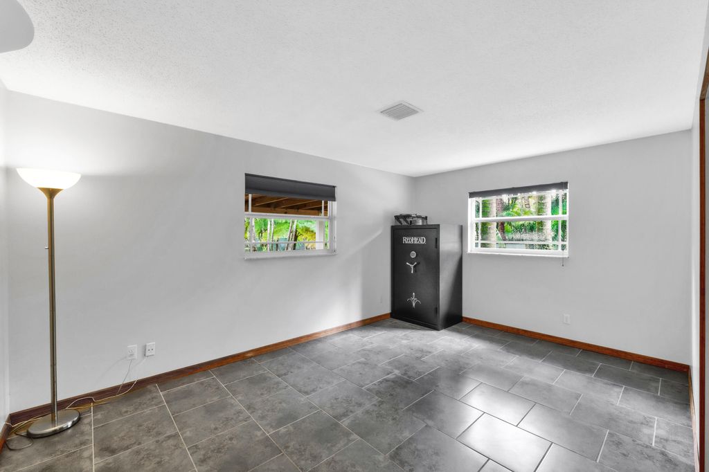 Image 29 of property listing at 6863 Imperial Drive, West Palm Beach, FL 33411