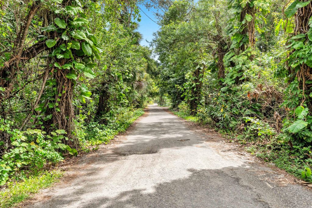 Image 36 of property listing at 6863 Imperial Drive, West Palm Beach, FL 33411