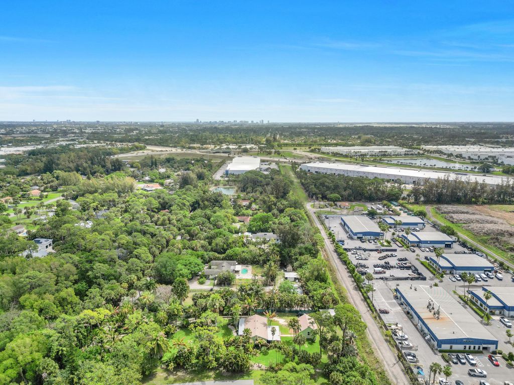 Image 44 of property listing at 6863 Imperial Drive, West Palm Beach, FL 33411