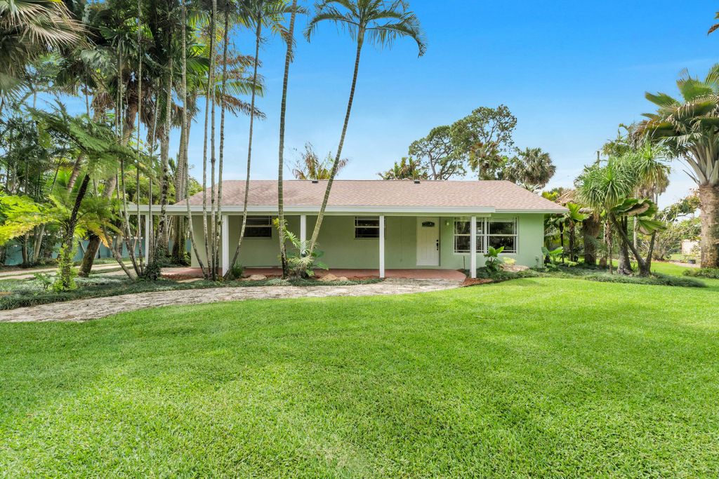 Image 5 of property listing at 6863 Imperial Drive, West Palm Beach, FL 33411