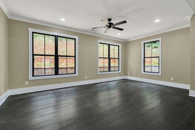 1685 Ridge View Dr, Dalton, GA 30720