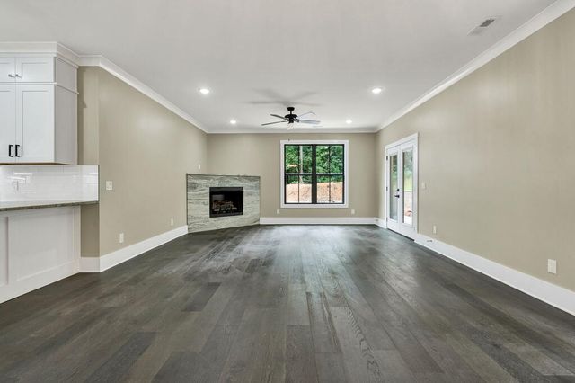 1685 Ridge View Dr, Dalton, GA 30720