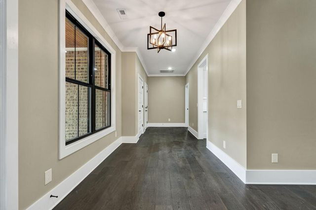 1685 Ridge View Dr, Dalton, GA 30720