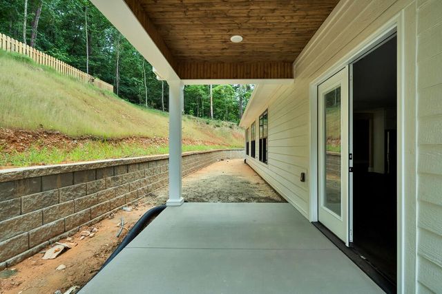1685 Ridge View Dr, Dalton, GA 30720