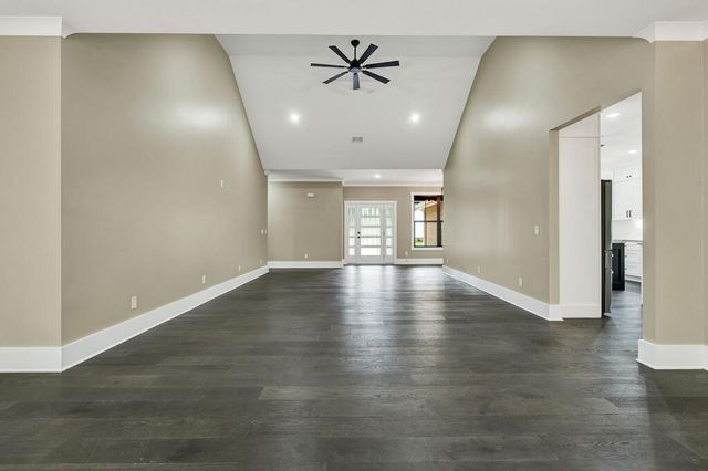 1685 Ridge View Dr, Dalton, GA 30720