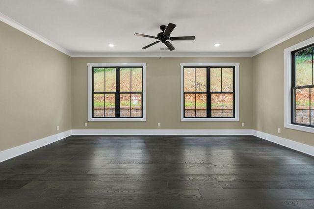 1685 Ridge View Dr, Dalton, GA 30720