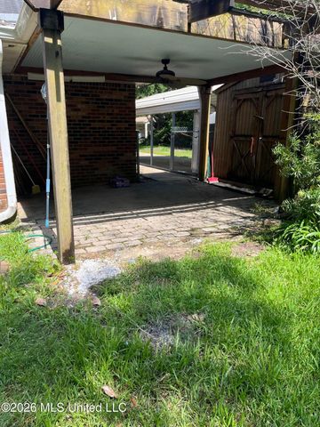 218 White Boulevard, Ocean Springs, MS 39564