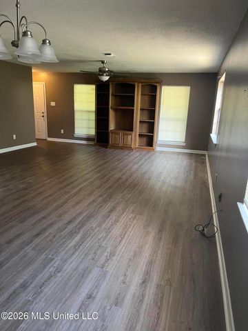 218 White Boulevard, Ocean Springs, MS 39564
