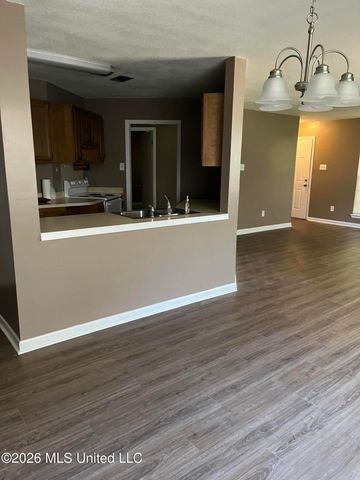 218 White Boulevard, Ocean Springs, MS 39564