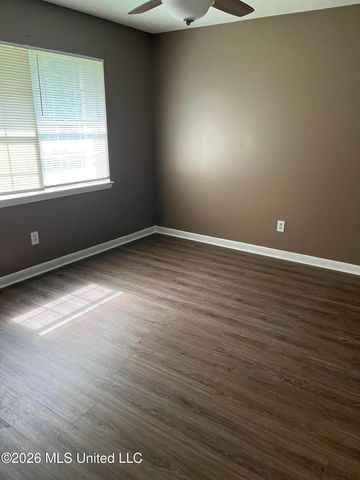 218 White Boulevard, Ocean Springs, MS 39564