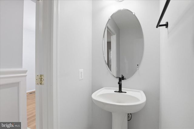 5307 GRANITE STEP TRL, Centreville, VA 20120