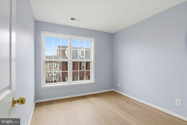 5307 GRANITE STEP TRL, Centreville, VA 20120