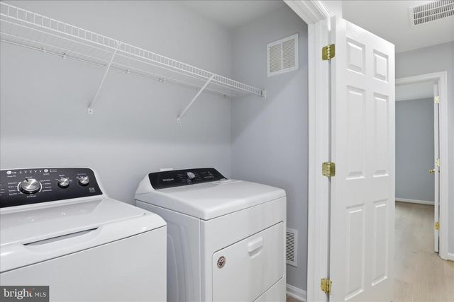 5307 GRANITE STEP TRL, Centreville, VA 20120