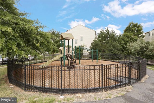 5307 GRANITE STEP TRL, Centreville, VA 20120